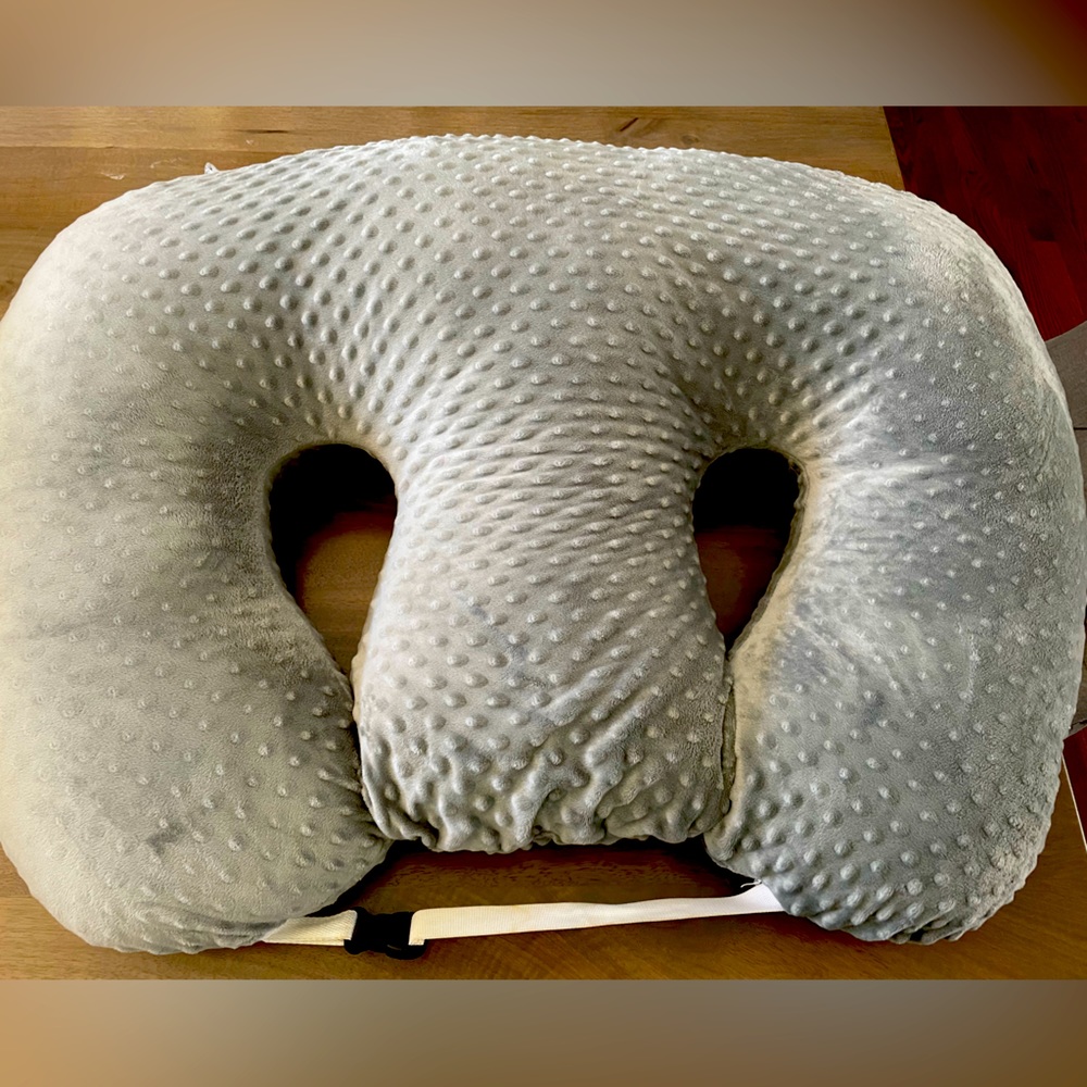 Twin Z Pillow with extra pillow case